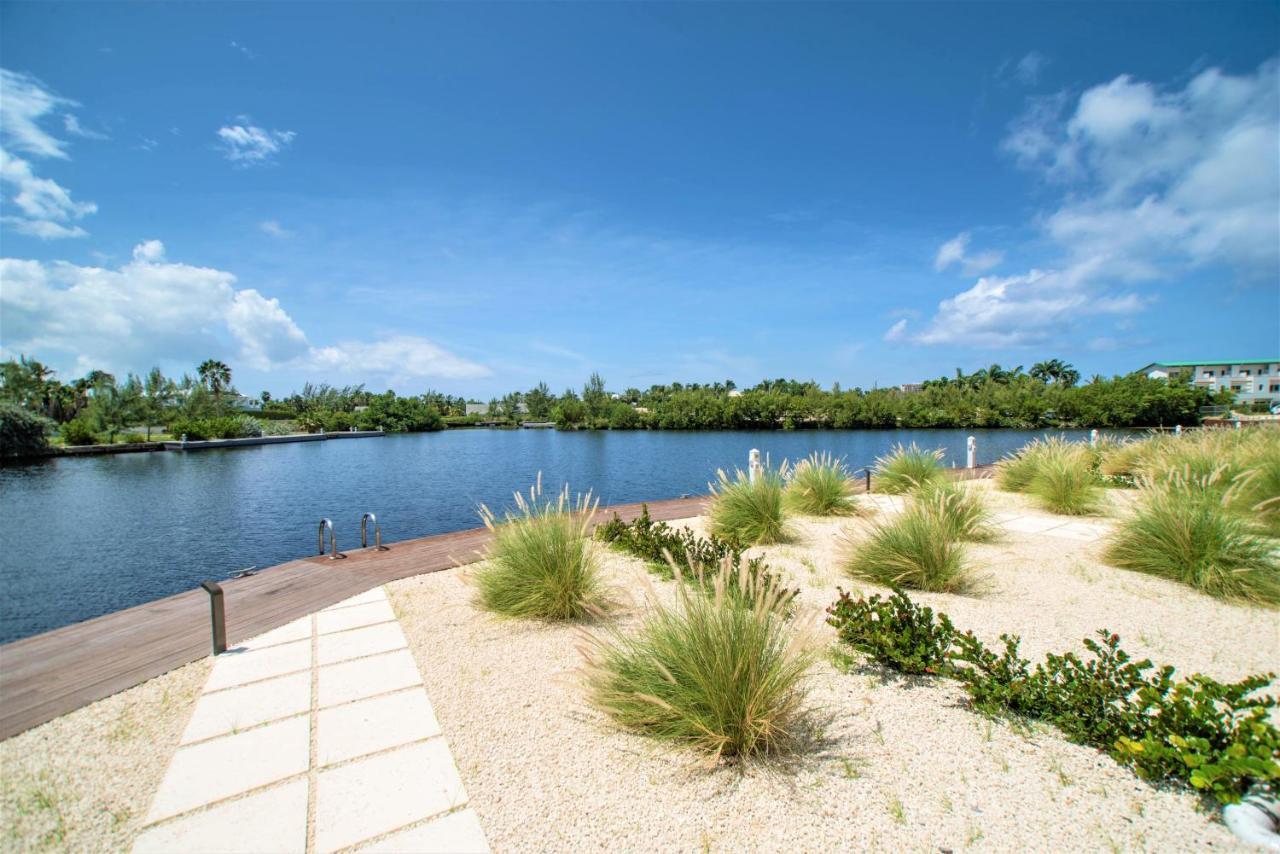 Cayman Luxury Rentals At One Canal Point George Town Buitenkant foto