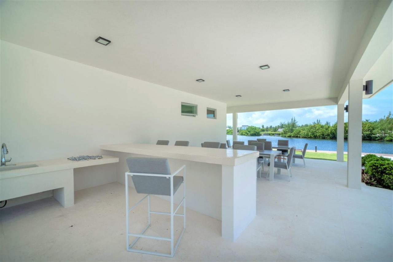 Cayman Luxury Rentals At One Canal Point George Town Buitenkant foto