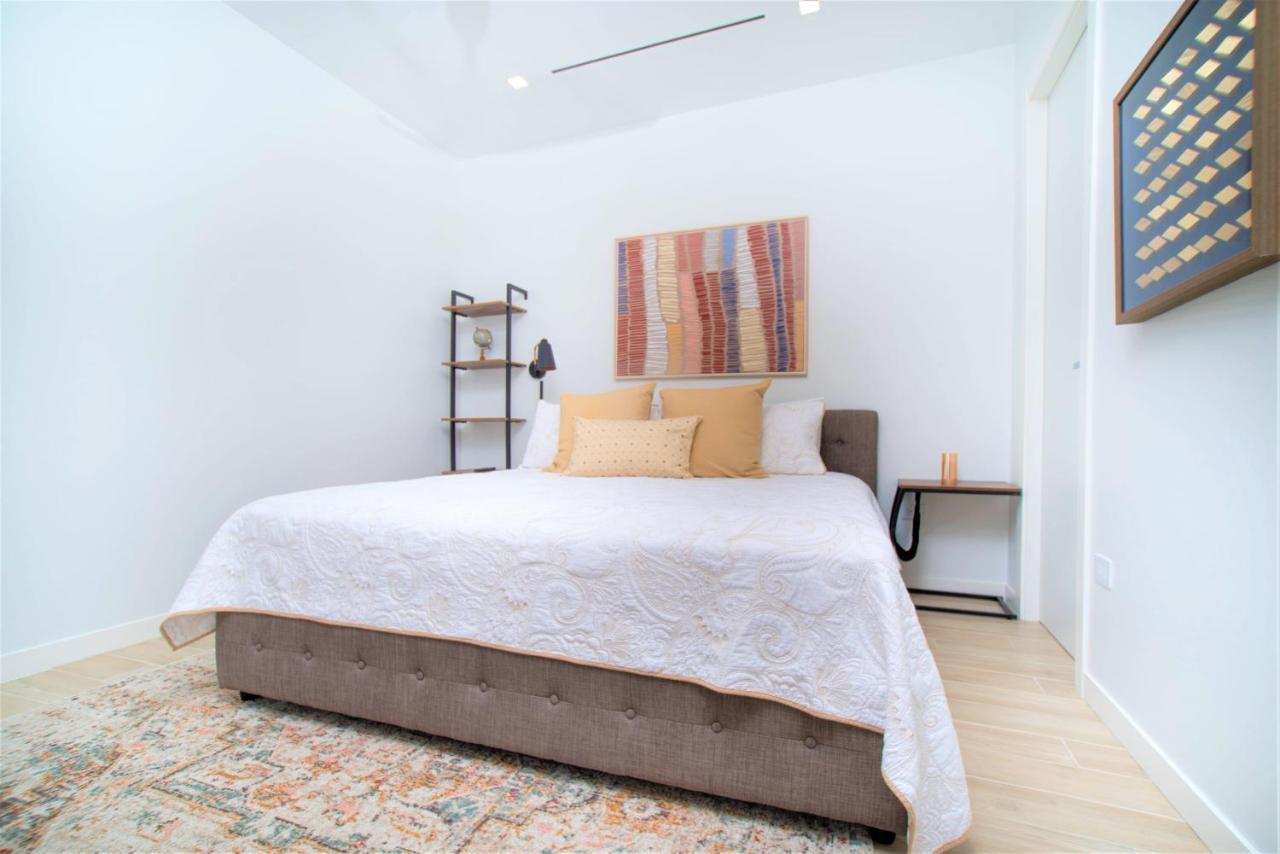 Cayman Luxury Rentals At One Canal Point George Town Buitenkant foto