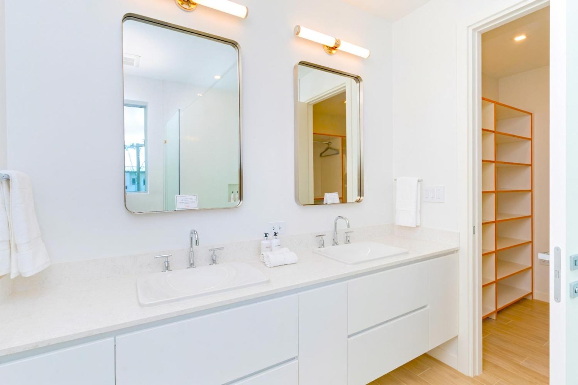 Cayman Luxury Rentals At One Canal Point George Town Buitenkant foto